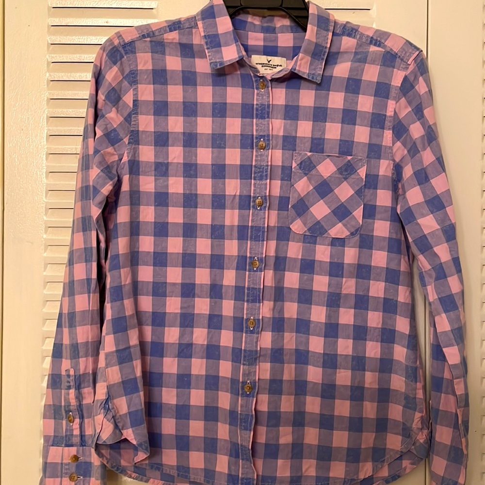 American Eagle long sleeved checkered top